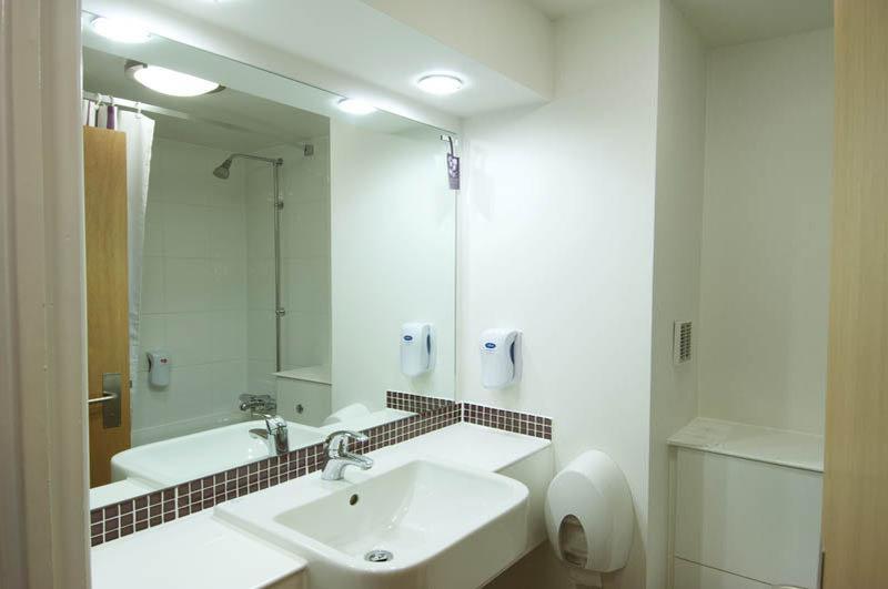 Premier Inn Warrington South エクステリア 写真