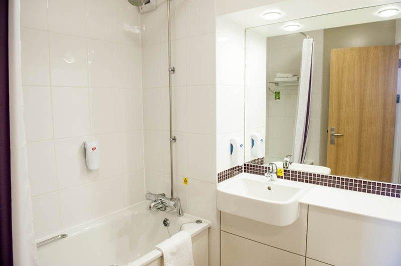 Premier Inn Warrington South エクステリア 写真